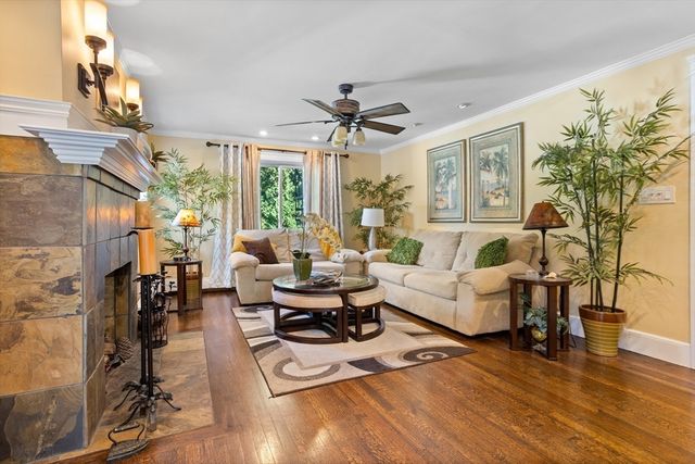 42 Walnut St, Saugus, MA 01906