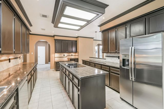 19718 Powerscourt Drive, Humble, TX 77346