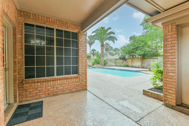 19718 Powerscourt Drive, Humble, TX 77346