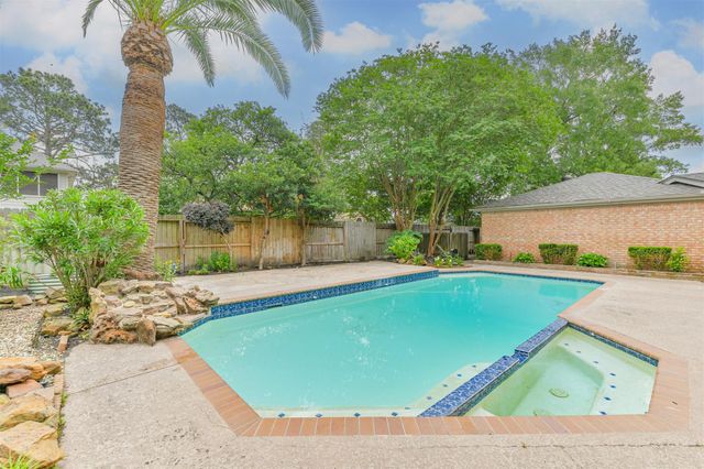 19718 Powerscourt Drive, Humble, TX 77346
