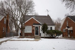 19935 Damman Street, Harper Woods, MI 48225