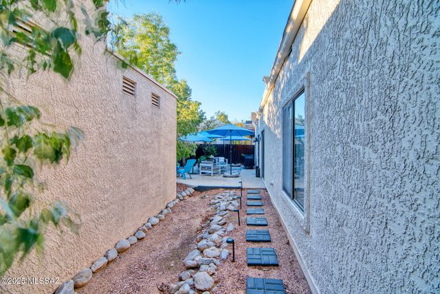 5565 N Mica Mountain Drive, Tucson, AZ 85750