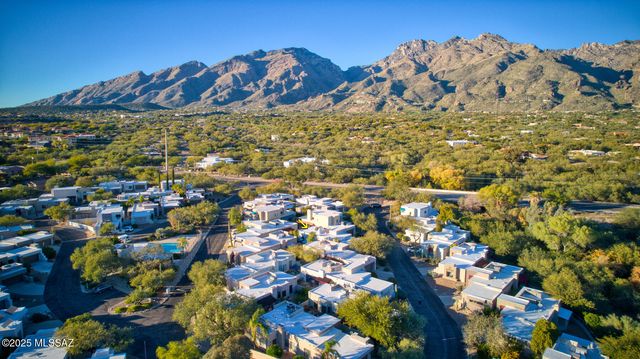 5565 N Mica Mountain Drive, Tucson, AZ 85750