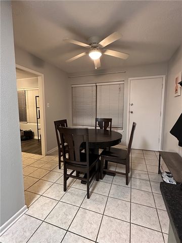 3820 Plainsman Lane, Bryan, TX 77802