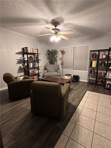 3820 Plainsman Lane, Bryan, TX 77802