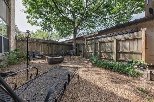 3820 Plainsman Lane, Bryan, TX 77802