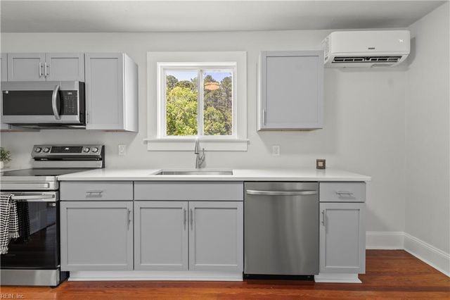 9 Greene RD, Mathews, VA 23109