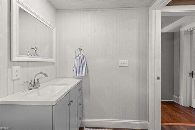 9 Greene RD, Mathews, VA 23109