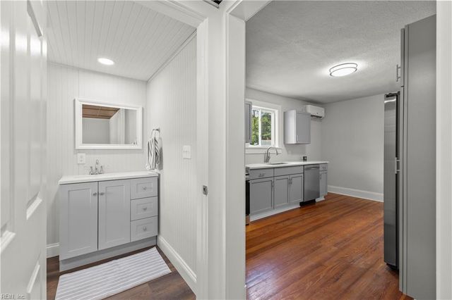 9 Greene RD, Mathews, VA 23109