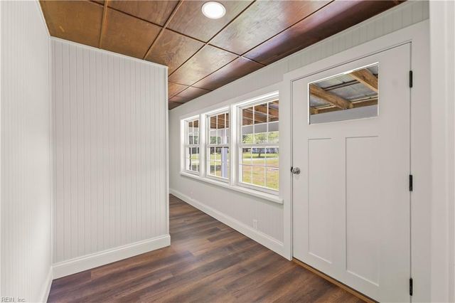 9 Greene RD, Mathews, VA 23109