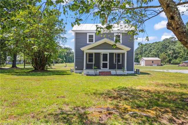 9 Greene RD, Mathews, VA 23109