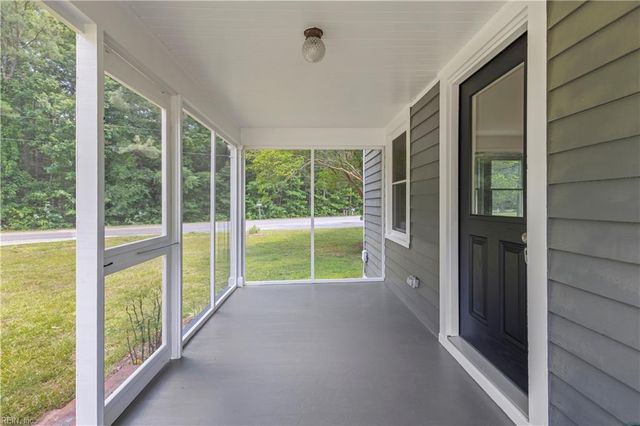 9 Greene RD, Mathews, VA 23109