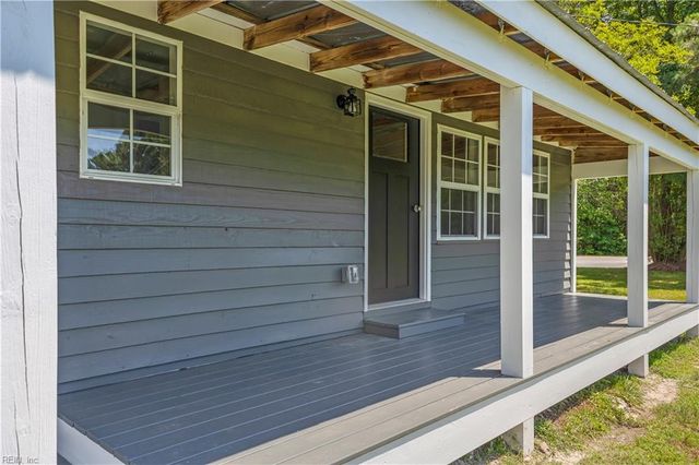 9 Greene RD, Mathews, VA 23109