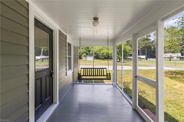 9 Greene RD, Mathews, VA 23109