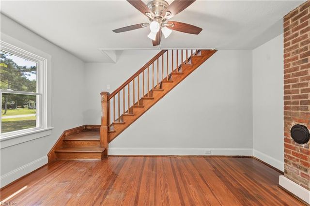 9 Greene RD, Mathews, VA 23109