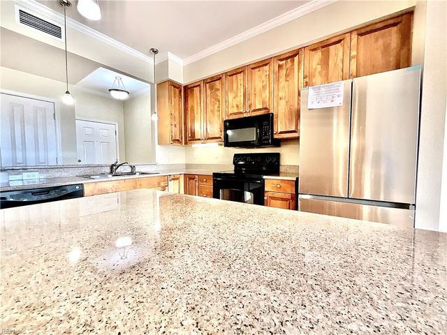 230 Nat Turner Blvd S Apt 4011, Newport News, VA 23606