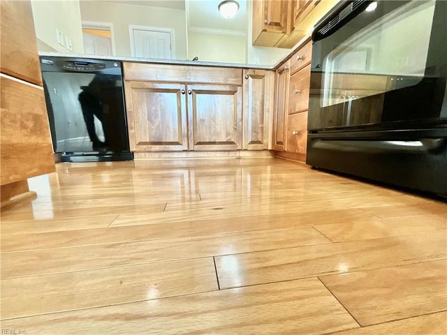 230 Nat Turner Blvd S Apt 4011, Newport News, VA 23606