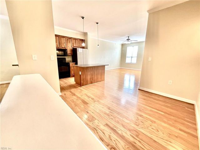 230 Nat Turner Blvd S Apt 4011, Newport News, VA 23606