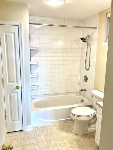 230 Nat Turner Blvd S Apt 4011, Newport News, VA 23606