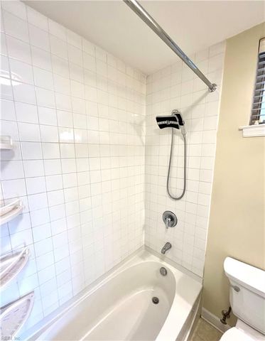 230 Nat Turner Blvd S Apt 4011, Newport News, VA 23606