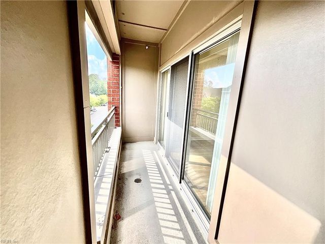 230 Nat Turner Blvd S Apt 4011, Newport News, VA 23606