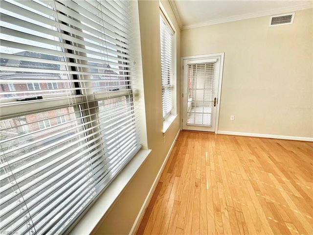 230 Nat Turner Blvd S Apt 4011, Newport News, VA 23606