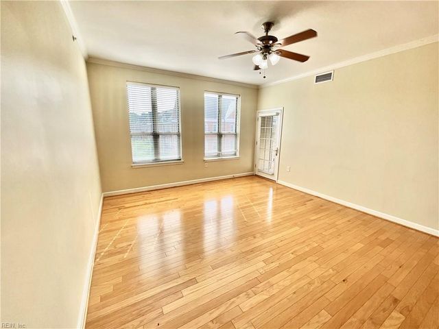 230 Nat Turner Blvd S Apt 4011, Newport News, VA 23606