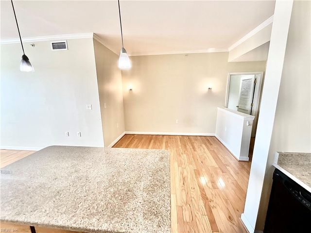 230 Nat Turner Blvd S Apt 4011, Newport News, VA 23606