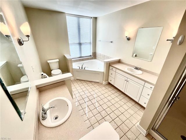 230 Nat Turner Blvd S Apt 4011, Newport News, VA 23606