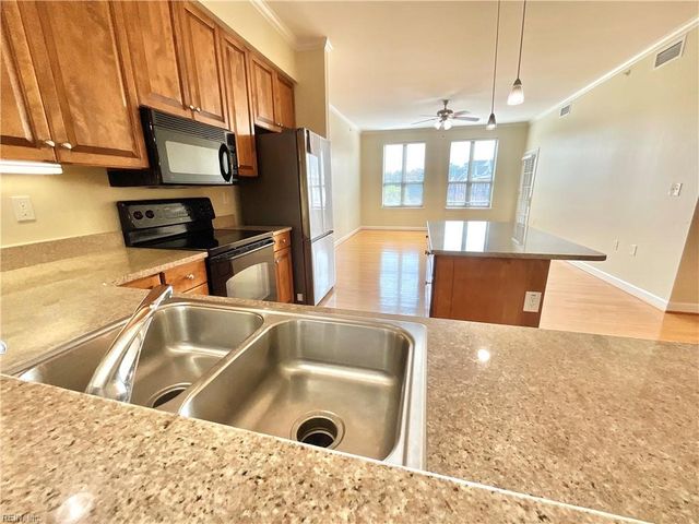 230 Nat Turner Blvd S Apt 4011, Newport News, VA 23606