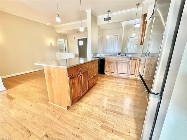230 Nat Turner Blvd S Apt 4011, Newport News, VA 23606