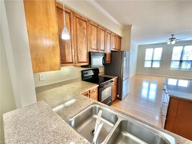230 Nat Turner Blvd S Apt 4011, Newport News, VA 23606