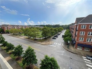 230 Nat Turner Blvd S Apt 4011, Newport News, VA 23606