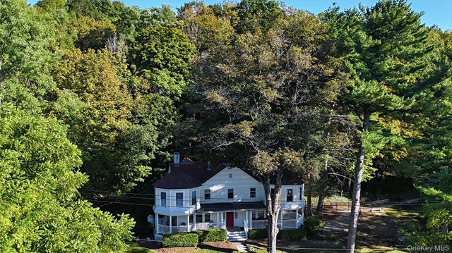30 Old Post Road N, Red Hook, NY 12571