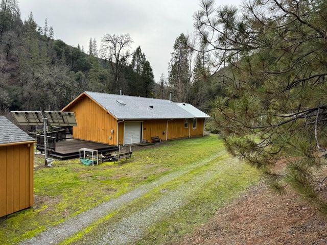 10165 Cave City Rd, Mountain Ranch, CA 95246