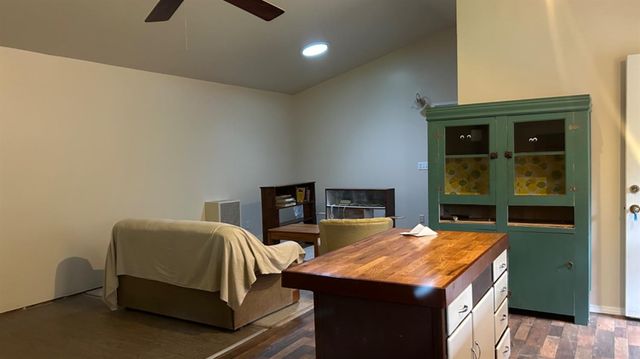 10165 Cave City Rd, Mountain Ranch, CA 95246