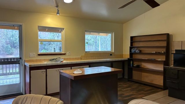 10165 Cave City Rd, Mountain Ranch, CA 95246