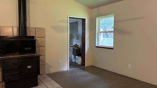 10165 Cave City Rd, Mountain Ranch, CA 95246