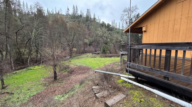 10165 Cave City Rd, Mountain Ranch, CA 95246