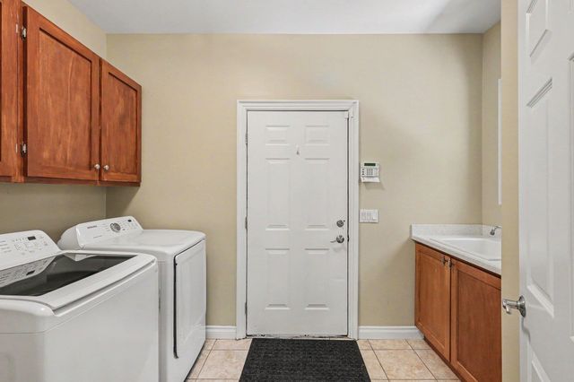 15600 Pine Ridge Drive, Holly, MI 48442