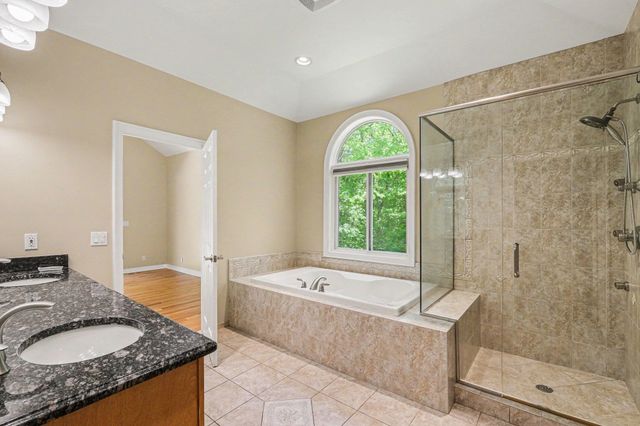 15600 Pine Ridge Drive, Holly, MI 48442