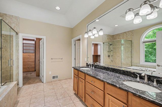 15600 Pine Ridge Drive, Holly, MI 48442