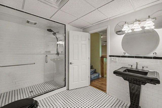 15600 Pine Ridge Drive, Holly, MI 48442