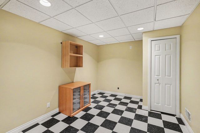 15600 Pine Ridge Drive, Holly, MI 48442