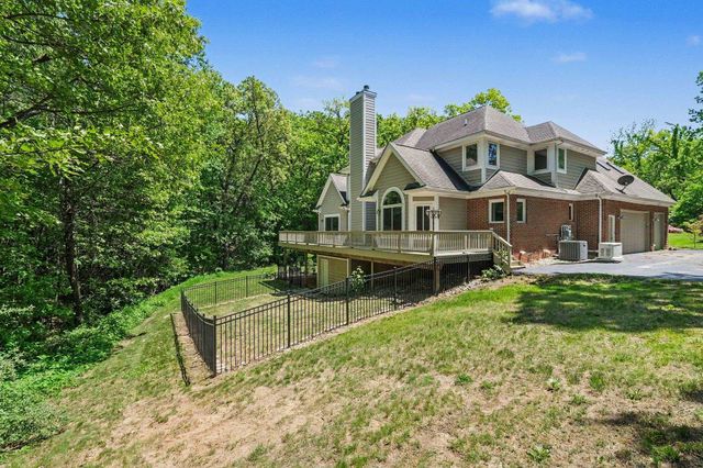 15600 Pine Ridge Drive, Holly, MI 48442