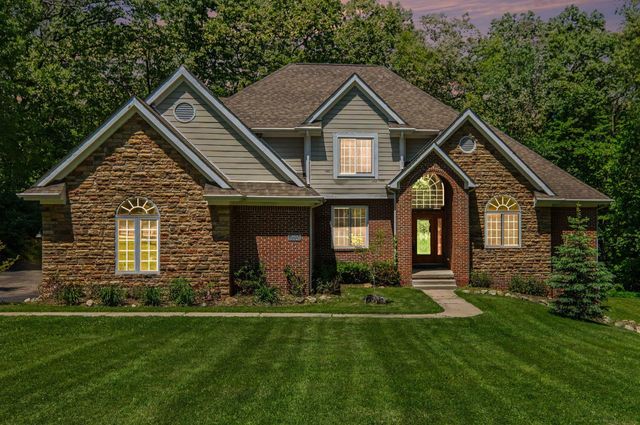 15600 Pine Ridge Drive, Holly, MI 48442