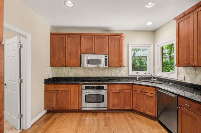 15600 Pine Ridge Drive, Holly, MI 48442