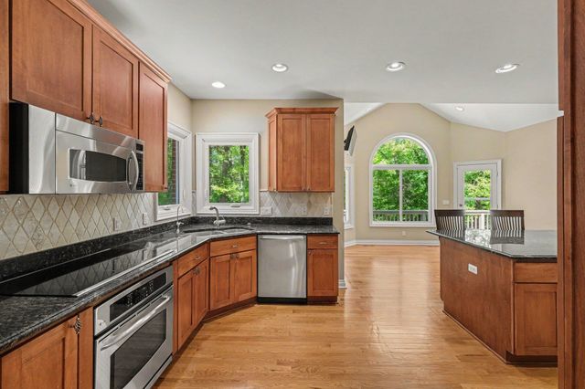 15600 Pine Ridge Drive, Holly, MI 48442