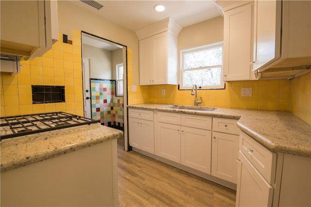 711 W 6th Street 5, Corona, CA 92882