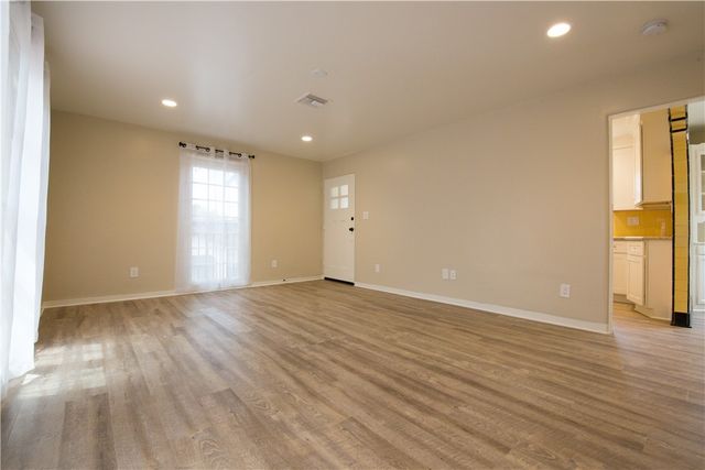 711 W 6th Street 5, Corona, CA 92882